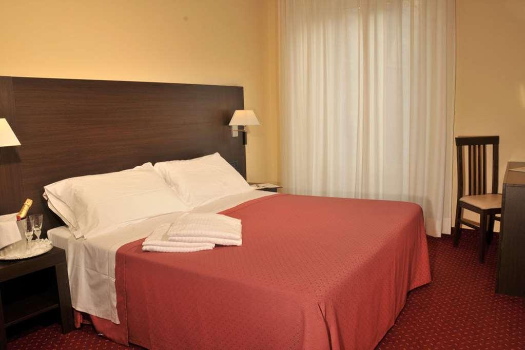 Hotel Versailles Róma Szoba fotó
