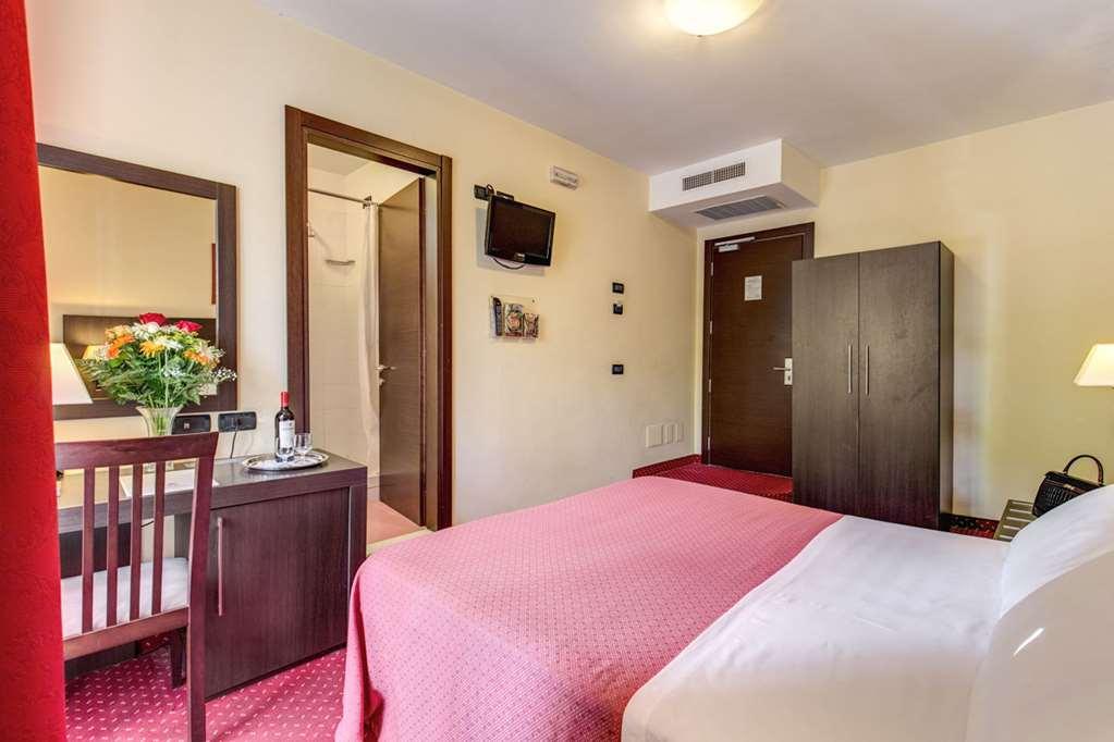 Hotel Versailles Róma Szoba fotó